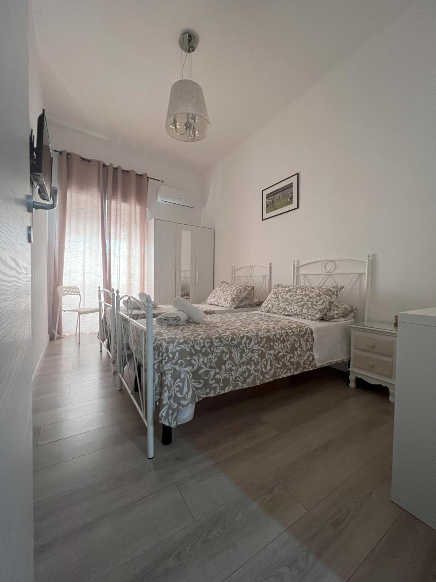 Dimora Diego Hotel Naples Luaran gambar